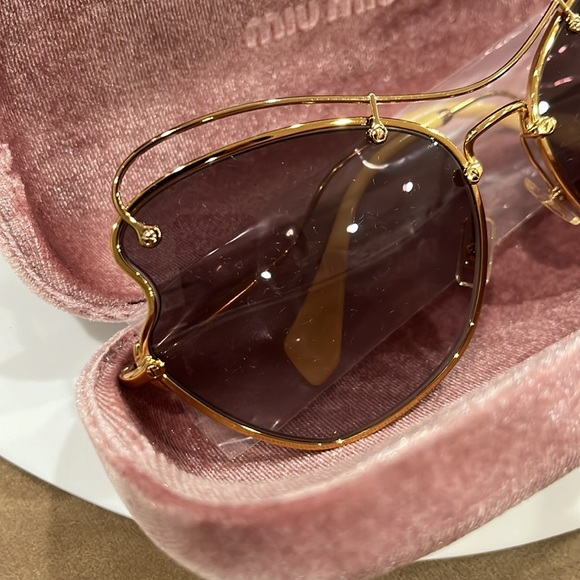 MIU MIU SUNGLASSES BRAND NEW 56R 65-19 70E-3E2 - Picture 4 of 6